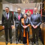 Chepe llega con 121 lentes… y un buen regaño cariñoso para que no los rompan